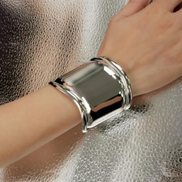 Elegant Gold Bangle Bracelet for Women Gift Perfection