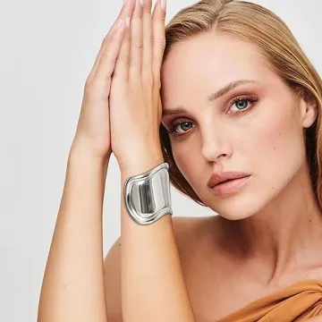 Elegant Gold Bangle Bracelet for Women Gift Perfection