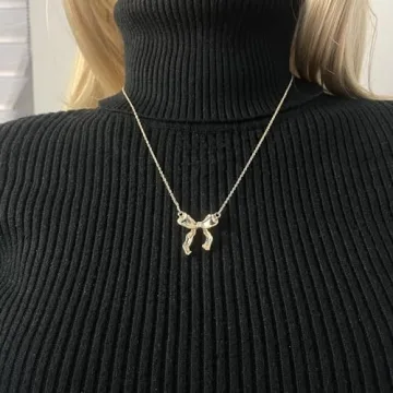 Elegant VULETO Gold Bow Necklace Perfect for Women