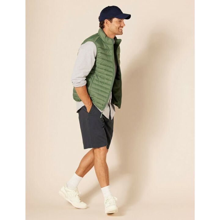 Classic-Fit 9" Men's Shorts by Amazon Essentials