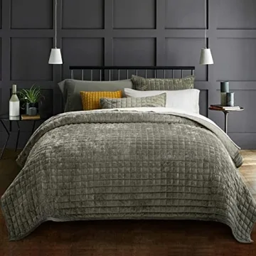 RECYCO Luxury Velvet Quilt Set King Size - Lightweight and Stylish Oversized Bedspread