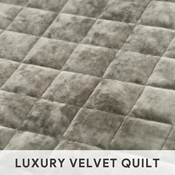 RECYCO Luxury Velvet Quilt Set for All Seasons, Olive Green