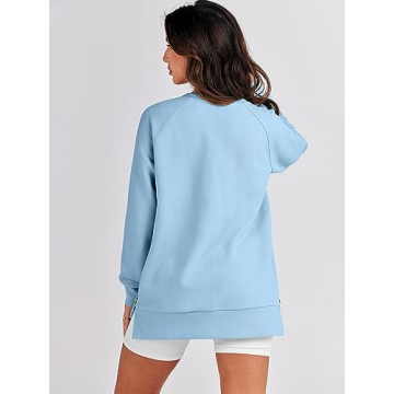Comfortable Oversized Sweatshirt with Style and Functionality