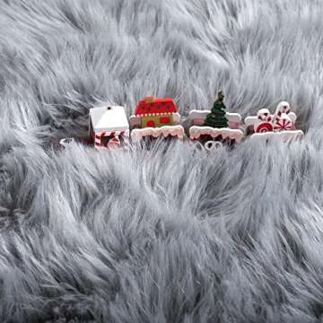 Noahas Luxury Fluffy Rugs Bedroom Furry Carpet Bedside Faux Fur Sheepskin Area Rugs Children Play Princess Room Decor Rug, 3 x 5 Feet