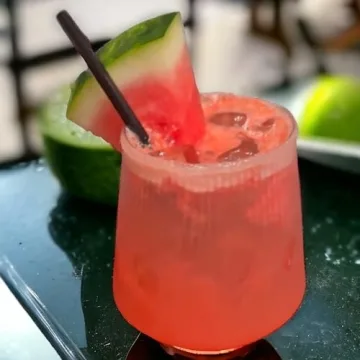 Elegant Origami Ripple Plastic Wine Glasses for Events