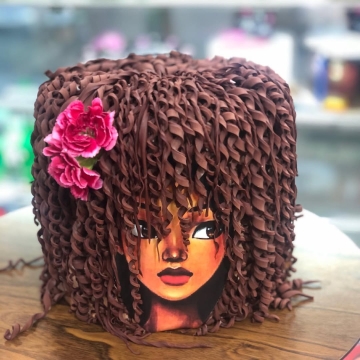 کیک سفارشی پرتره مو فرفری قهوه‌ای شکلاتی تولد بافت مو ?...