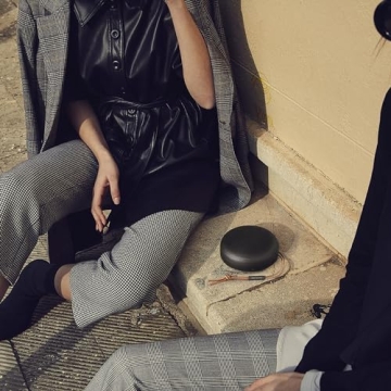 Bang & Olufsen Beosound A1 Bluetooth Speaker © Portable Waterproof Sound