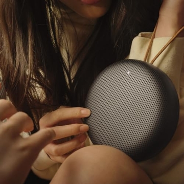 Bang & Olufsen Beosound A1 Bluetooth Speaker © Portable Waterproof Sound