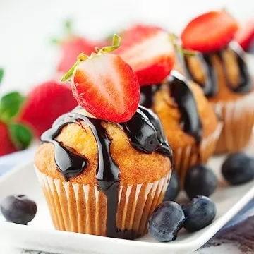 Holstein Housewares Non-Stick Cupcake Maker for Easy Baking