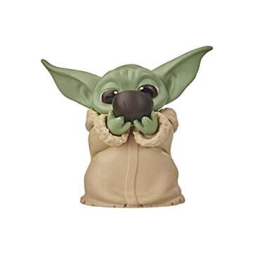 STAR WARS The Bounty Collection The Child Collectible Toys 2.2-Inch The Mandalorian “Baby Yoda” Sipping Soup, Blanket-Wrapped Figure 2-Pack