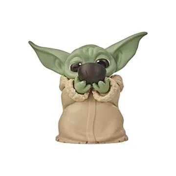 STAR WARS The Bounty Collection The Child Collectible Toys 2.2-Inch The Mandalorian “Baby Yoda” Sipping Soup, Blanket-Wrapped Figure 2-Pack