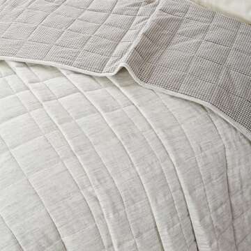 Softpage White Twin Quilt Set for Cozy Comfort
