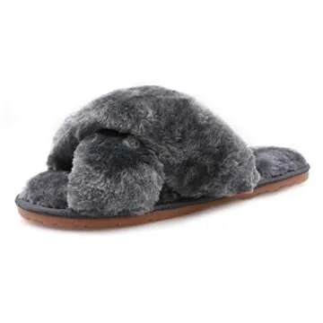 ISZPLUSH Women’s Fuzzy Slippers for Ultimate Comfort