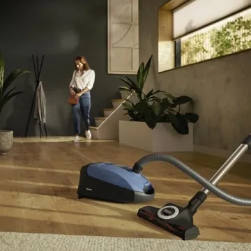 Miele Classic C1 Turbo Team Canister Vacuum Cleaner - Lightweight & Efficient