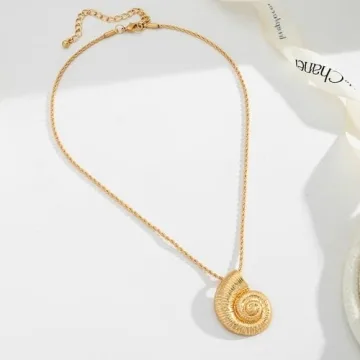 WOWORAMA Gold Conch Shell Necklace - Adjustable Beach Jewelry