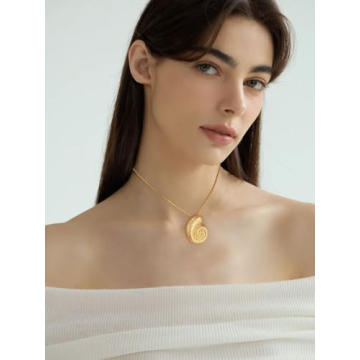 WOWORAMA Gold Conch Shell Necklace - Adjustable Beach Jewelry