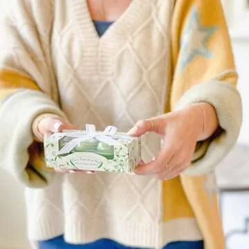 Kate Aspen Two Peas in A Pod Ceramic Salt and Pepper Shakers in Ivy Print Gift Box