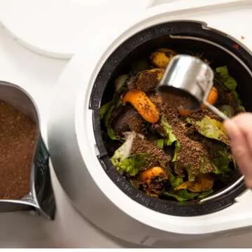 Lomi Blends - All-in-One Lawn and Garden Solution - All-Natural Multi-Vitamin for Healthy Soil, Safe for Kids and Pets, Easy to Use - Sustainable Gardening