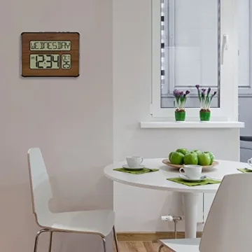 Atomic Digital Calendar Clock for Easy Time Awareness