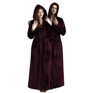 Luxurious Hooded Bathrobe - Premium Fleece Comfort
