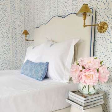 Hollyone Pink Peonies Artificial Flowers with Vase Faux Flowers Peony Fake Flowers Silk Flower Arrangements in Glass Vase with Faux Water for Home Decor Bathroom Table Centerpiece Shelf Decorations