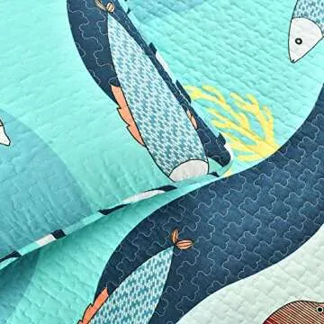 Lush Decor Sea Life Stripe 3 Piece Quilt Set | Ocean Beach Fish Bedding Set Includes Quilt and Shams, Full/Queen, Blue