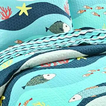 Lush Decor Sea Life Stripe 3 Piece Quilt Set | Ocean Beach Fish Bedding Set Includes Quilt and Shams, Full/Queen, Blue