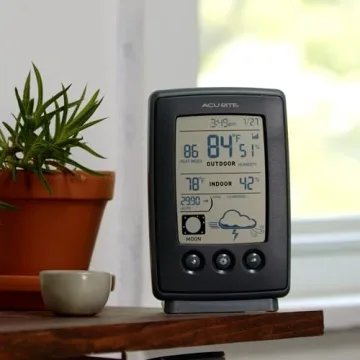 AcuRite Digital Weather Forecaster with Indoor/Outdoor Temperature