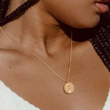 MEVECCO Dainty Gold Jellyfish Pendent Necklace for Women 18K Gold Plated Beach Cute Jellyfish Neckla...