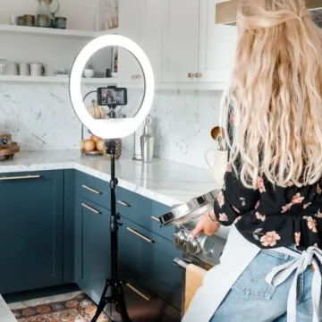 Lume Cube Cordless 18” Ring Light with Stand and Accessories