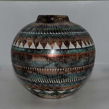 Large Handmade Native American Horse Hair Pottery