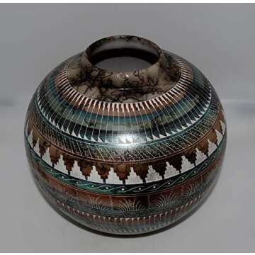 Large Handmade Native American Horse Hair Pottery