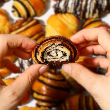 Delicious Chocolate Rugelach Pastries for Every Occasion