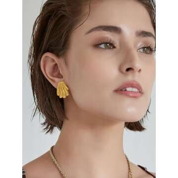 ENSKEFEN Sea Shell Earrings for Women Gold Shell Stripe Stud Earrings Statement Seashell Texture Ear...