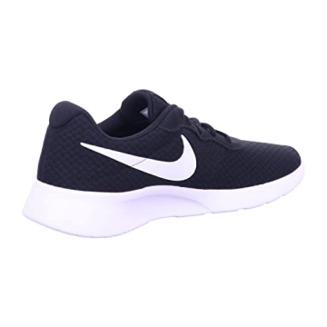 Nike Tanjun Men's Sneakers for Ultimate Style and Comfort
