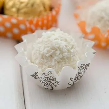 Restaurantware Panificio 0.4 Ounce Baking Cups 200 Flared Cupcake Liners - Oven-Ready Freezable Black And White Paper Muffin Cases Disposable Vintage Floral For Wedding Parties Baby Showers