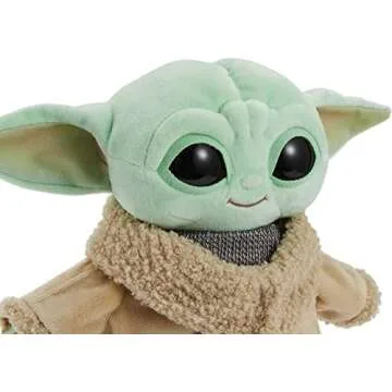 Mattel Star Wars Grogu Plush with Beskar Armor, Soft Doll Inspired by Star Wars Mandalorian Book of Boba Fett, Collectible Toy