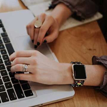 Christmas Holiday Watch Band Compatible with Apple Watch 38mm 40mm 41mm 42mm 44mm 45mm Holiday Watch Bands Silicone Sport Strap Merry Christmas Gifts for Women Men（42mm/44mm/45mm）