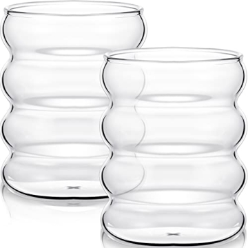 Wave Shaped Cocktail Glasses for Stylish Entertaining