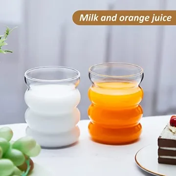 Wave Shaped Cocktail Glasses for Stylish Entertaining