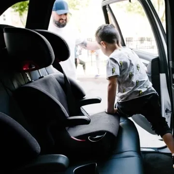 Clek Oobr High Back Booster Seat with Latch System