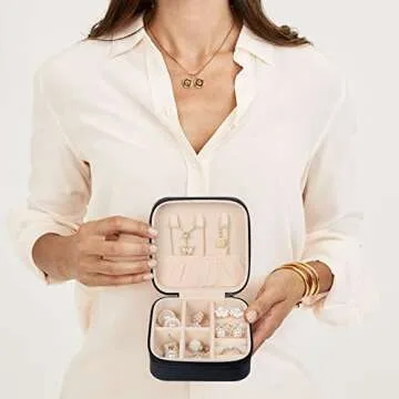 MFXIP Travel Jewelry Case Small Jewelry Box Jewelry Organizer Storage Case Portable PU Leather Mini Jewelry Travel Case for Girls Womens Earring, Necklace, Rings,Bracelets