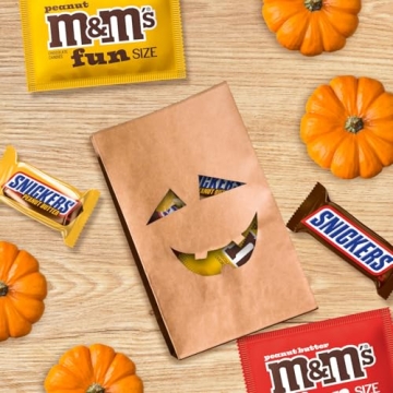 M&M'S & SNICKERS Halloween Candy Variety 35 Ct Bulk