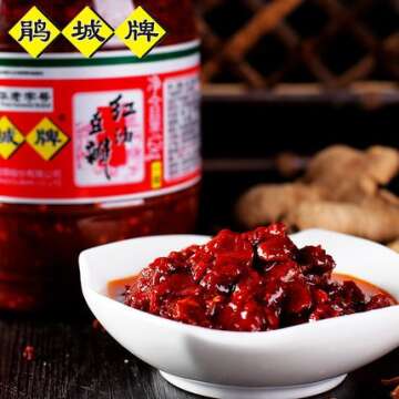 Sichuan Pixian Broad Bean Paste with Red Chili Oil - 17.6 oz (500g) | Hong You Dou Ban