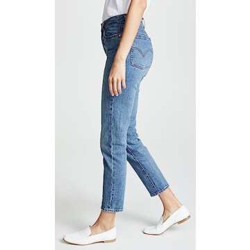 Levi's Women's Premium Wedgie Icon Fit Jeans, These Dreams, 28
