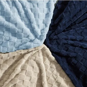 Bedsure Sea Blue Fleece Blanket: Soft & Cozy Comfort