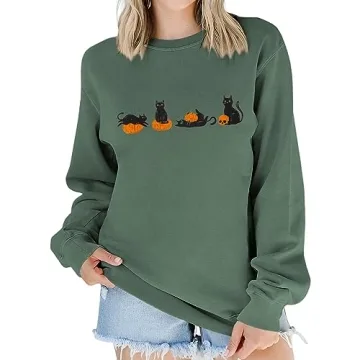 IZYJOY Women Halloween Black Cat Pumpkin Sweatshirt Cute Crew Neck Graphic Sweater for Spooky Season