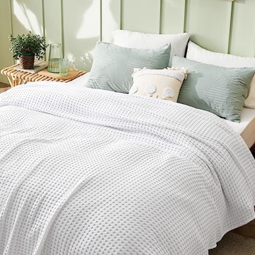 Bedsure Cooling Cotton Waffle Queen Size Blanket - Lightweight Breathable Blanket of Rayon Derived from Bamboo for Hot Sleepers, Luxury Throws for Bed, Couch and Sofa, White, 90x90 Inches