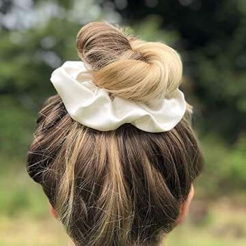 Pack of 10 Compact Pocket Makeup Mirrors Set Include 1 Bride Mirror 1 Maid of Honor Mirror And 8 Bridesmaid Mirrors And 10 Pack Hair Ties for Bachelorette Party Bridesmaid Proposal Gifts.(Silver)