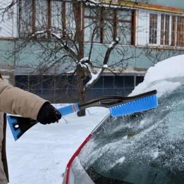 Baderke Snow Brush with Detachable Ice Scrapers Car Snow Scraper and Brush with Ergonomic Foam Grip Ice Scrapers for Car Windshield Snow Removal Tool for Cars, Trucks, Windshield, Window(Blue)
